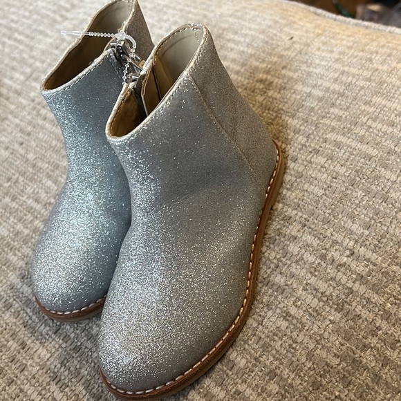 Janie and Jack girls silver boots size 8 - Picture 3 of 7